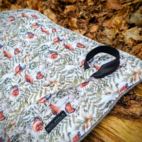 Składana mata podróżna dla psa Winniczek 60×50 cm